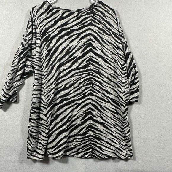 Torrid Super Soft Plush Zebra Print Black Grey Pullover Sweater 3/4 Sleeve Sz 2 - Picture 11 of 11